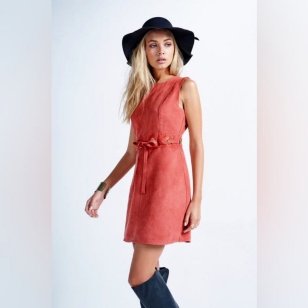 #111 Coral Sleeveless Dress Ladies Dress Size 8